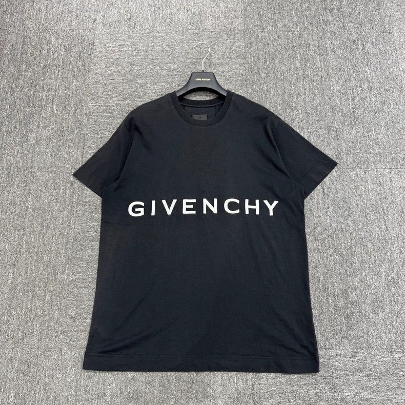 Givenchy Givenchy Embroidered Letter Logo Short Sleeve Size US L / EU 52-54 / 3 - 1 Thumbnail