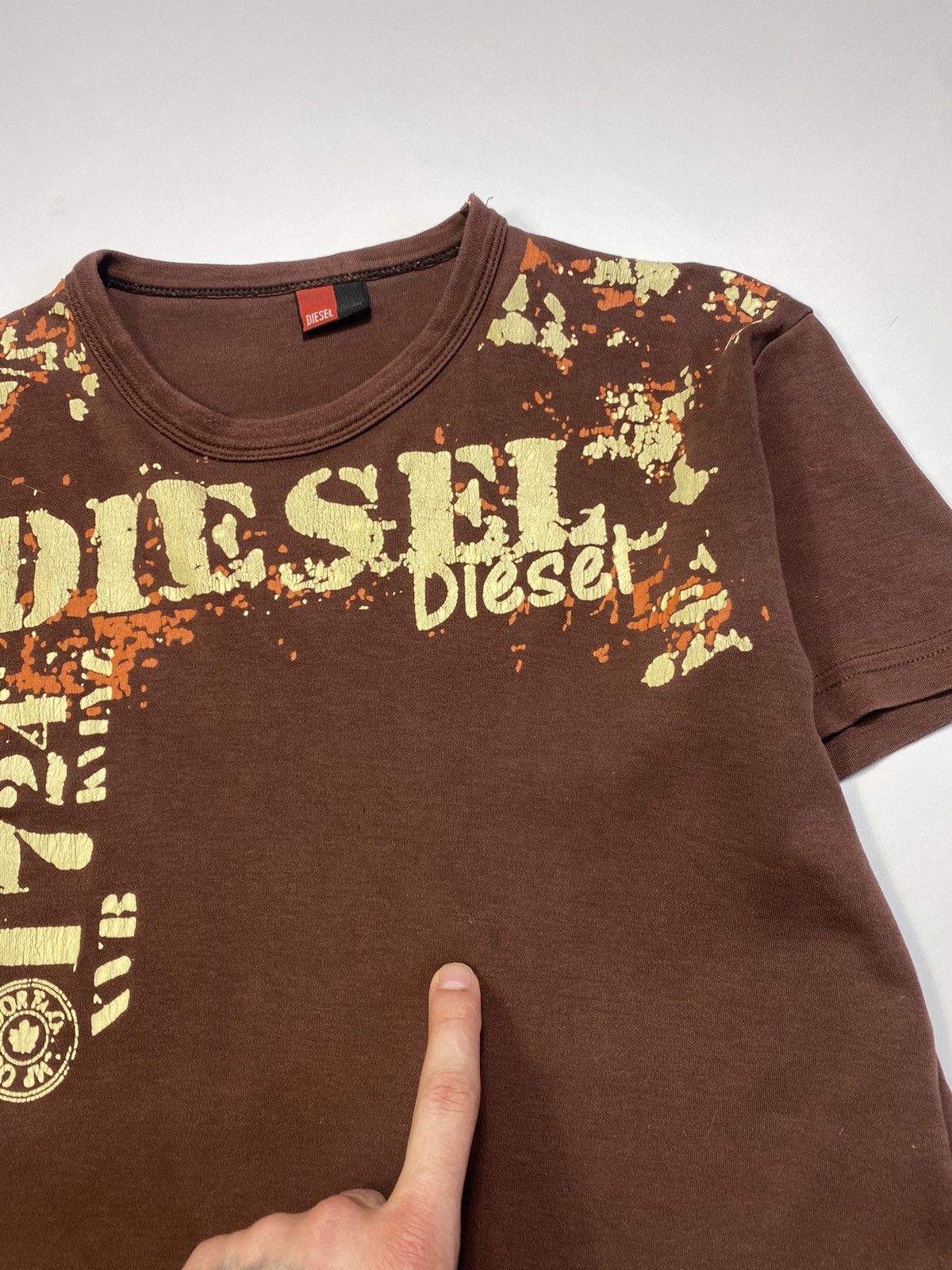 Diesel × Vintage Diesel Big Logo Print Brown Hype T-Shirt Y2K Vintage Size US S / EU 44-46 / 1 - 7 Thumbnail