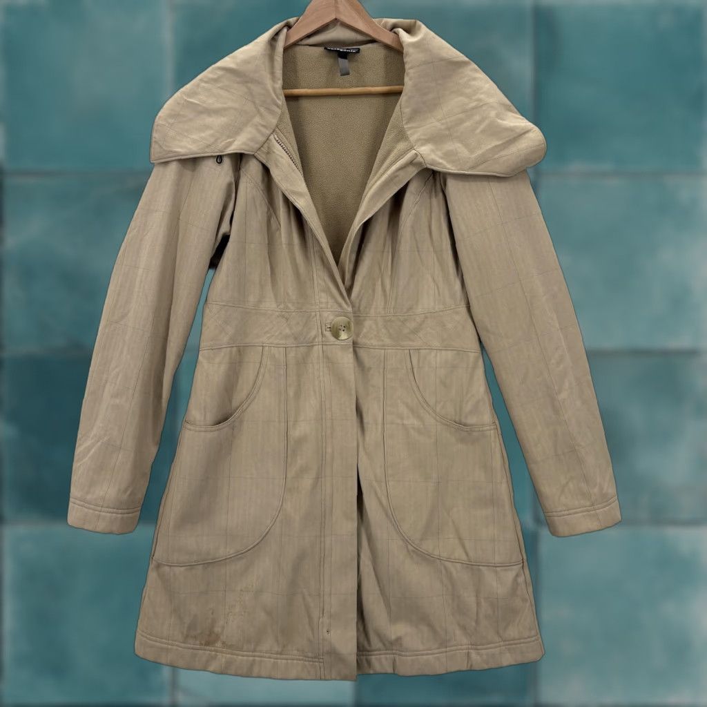 Patagonia Patagonia Coat Womens Medium Beige Fleece Lined Herringbone Trench Travel Casual Size M / US 6-8 / IT 42-44 - 1 Thumbnail