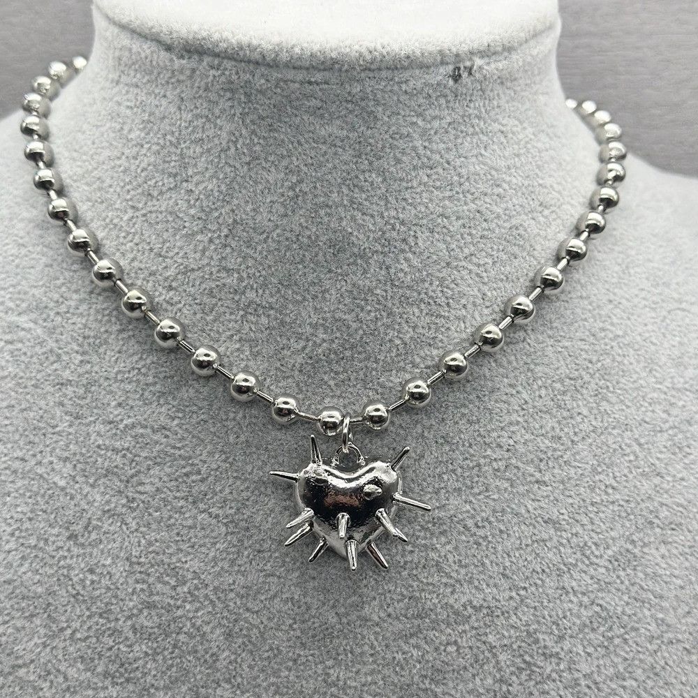 Vintage Love Hurts Spiked Heart Pendant Necklace Size ONE SIZE - 3 Thumbnail