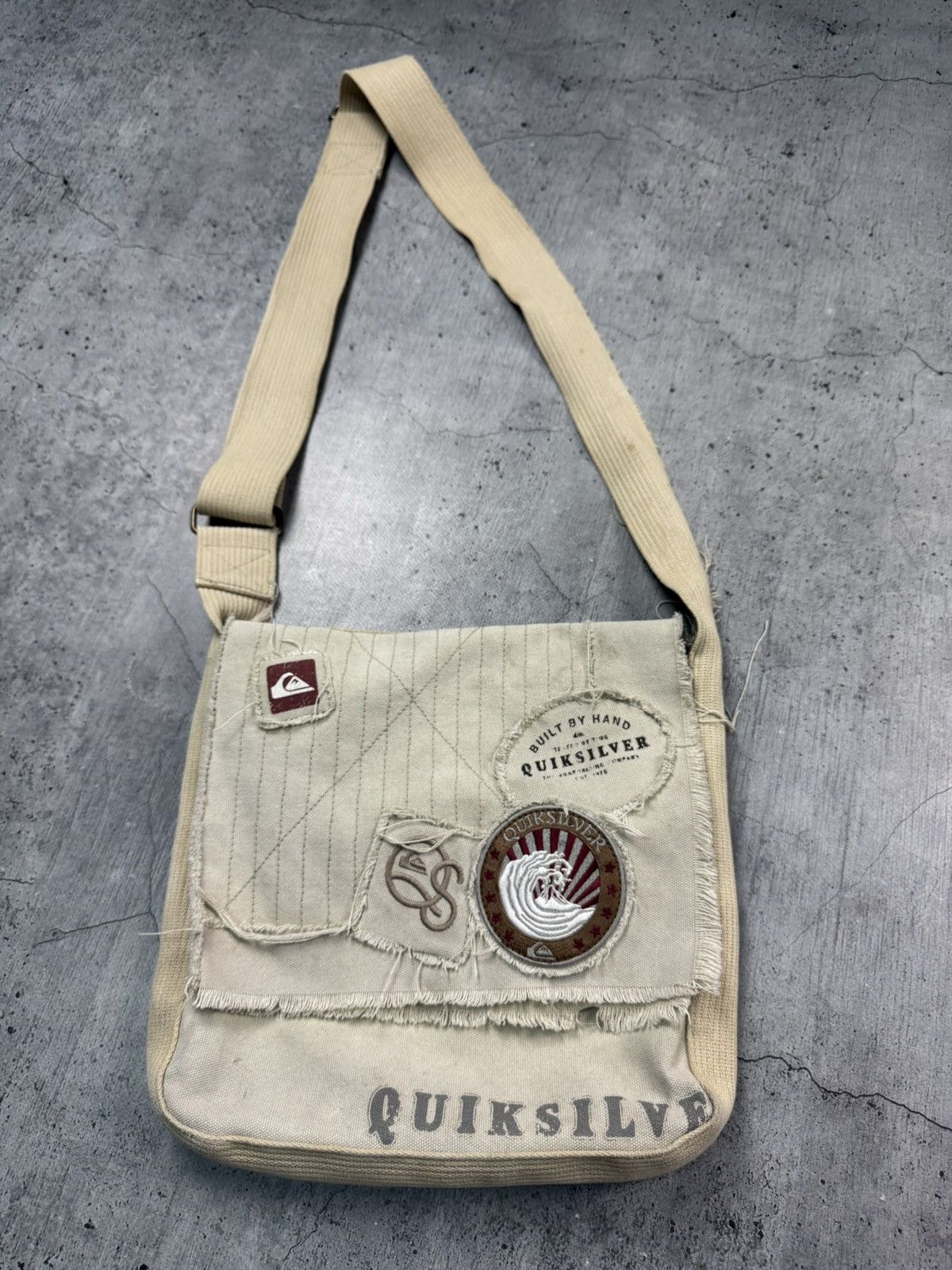 Quiksilver Vintage Quiksilver Avant-Garde Sling Bag Y2K Hype Size ONE SIZE - 1 Thumbnail