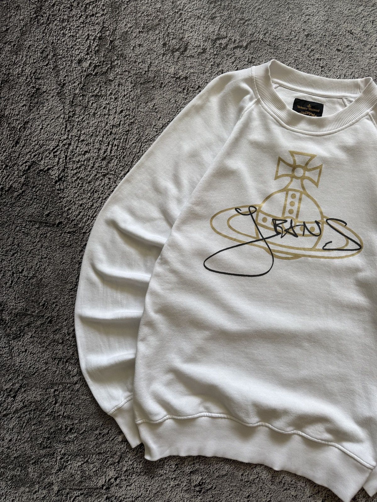 Vivienne Westwood Vivienne Westwood Vintage White Centre Logo Sweatshirt Size US S / EU 44-46 / 1 - 2 Thumbnail