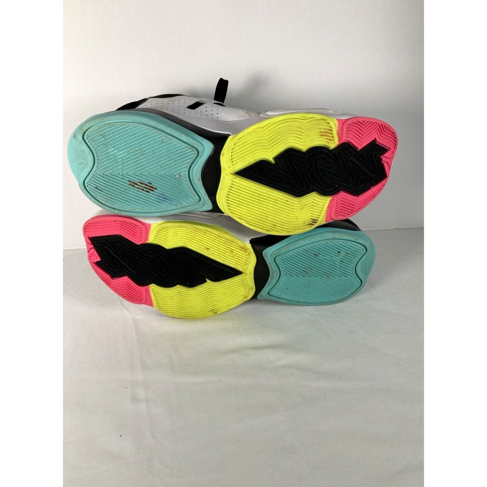 Nike Nike Air Jordan Zion 2 White Dynamic Volt Turquoise 2022 Mens 11 DO9161-107 Basketball Sneakers Nike Shoe White 2022 Mens 11 Jordan Zion 2 Vintage No Size US 11 / EU 44 - 7 Thumbnail