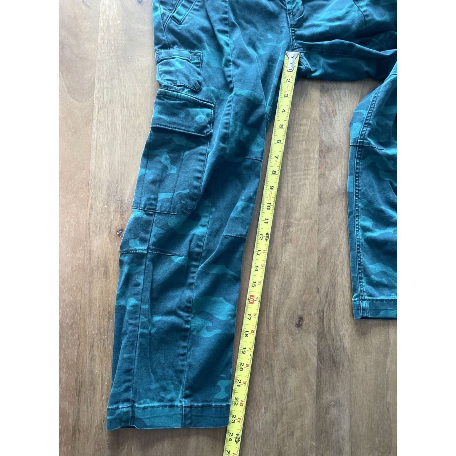Anthropologie Anthropologie Cargo Pants Womens Size 27 Austin Camo Teal Green Camouflage Crop Pants Women Regular 27 in Green Camouflage Cargo Crop Size 27" / US 4 / IT 40 - 6 Thumbnail