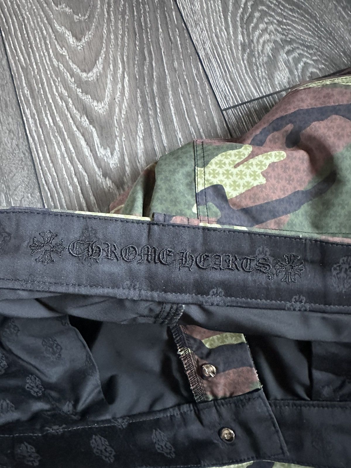 Chrome Hearts chrome hearts new camo monogram double knee carpenter pants Size US 33 - 8 Thumbnail