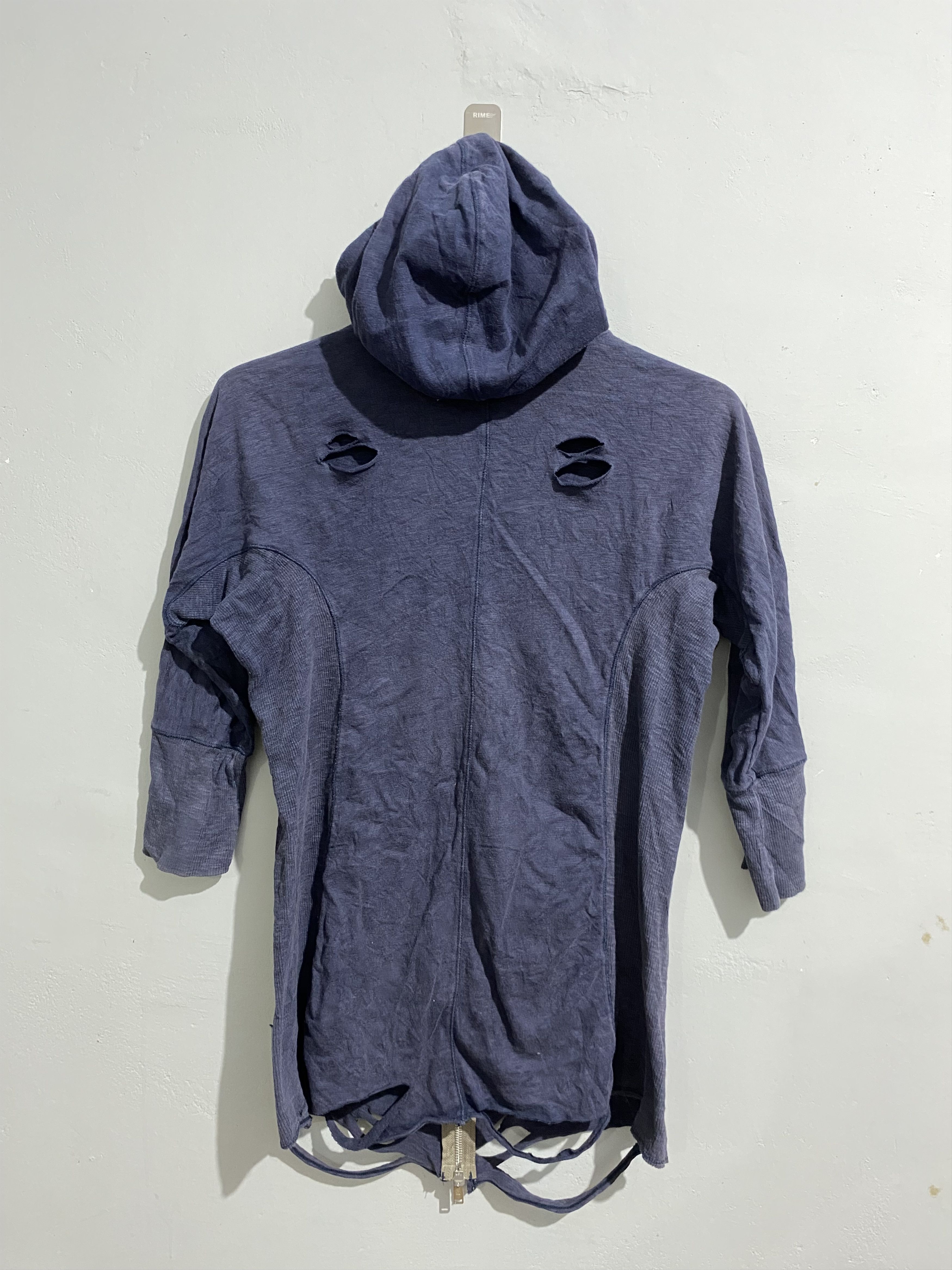 Jun Takahashi × Undercover × Uniqlo undercover x uniqlo uu distressed hoodie Size US S / EU 44-46 / 1 - 3 Thumbnail