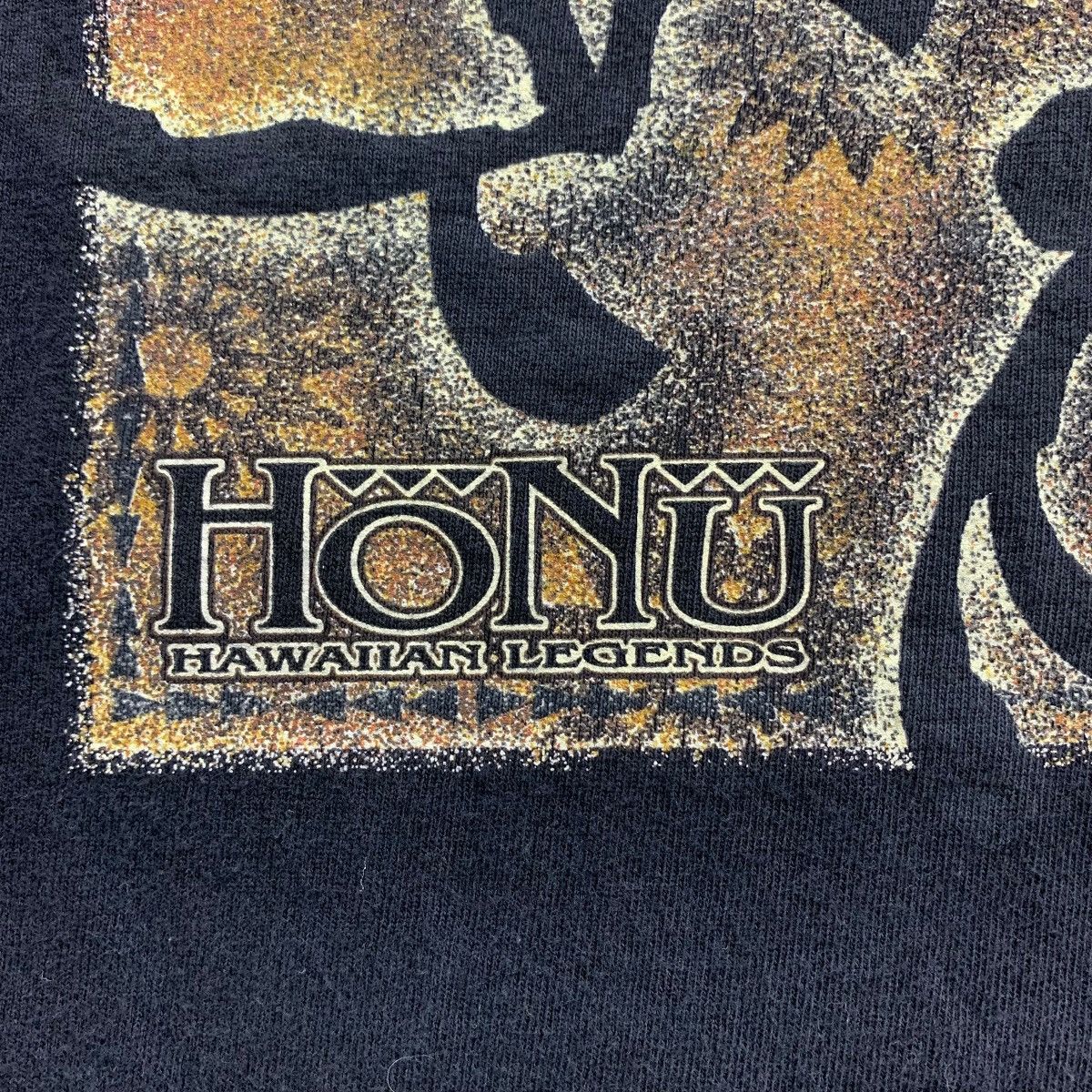Vintage Vintage HAWAIIAN LAGENDS backhit printed art tee Size US M / EU 48-50 / 2 - 9 Thumbnail