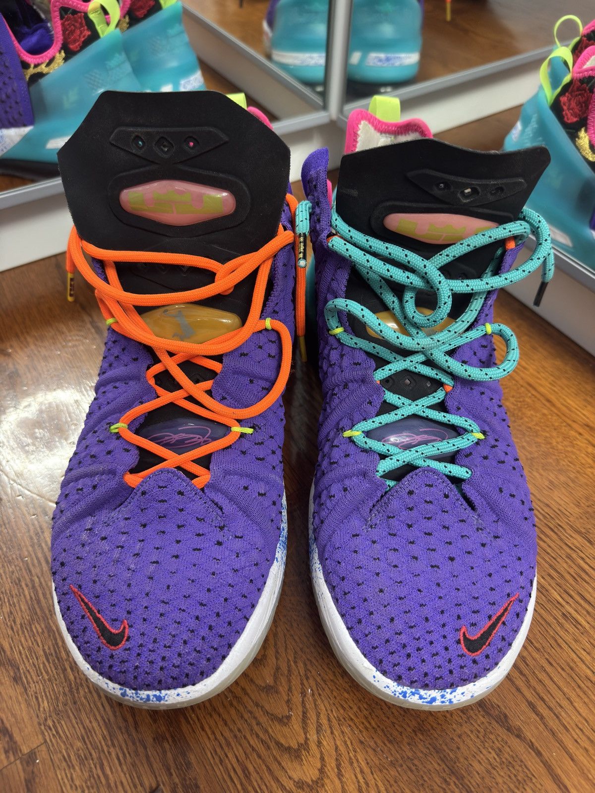 Nike Nike Lebron 18 best of 10-18 Size US 11 / EU 44 - 2 Thumbnail
