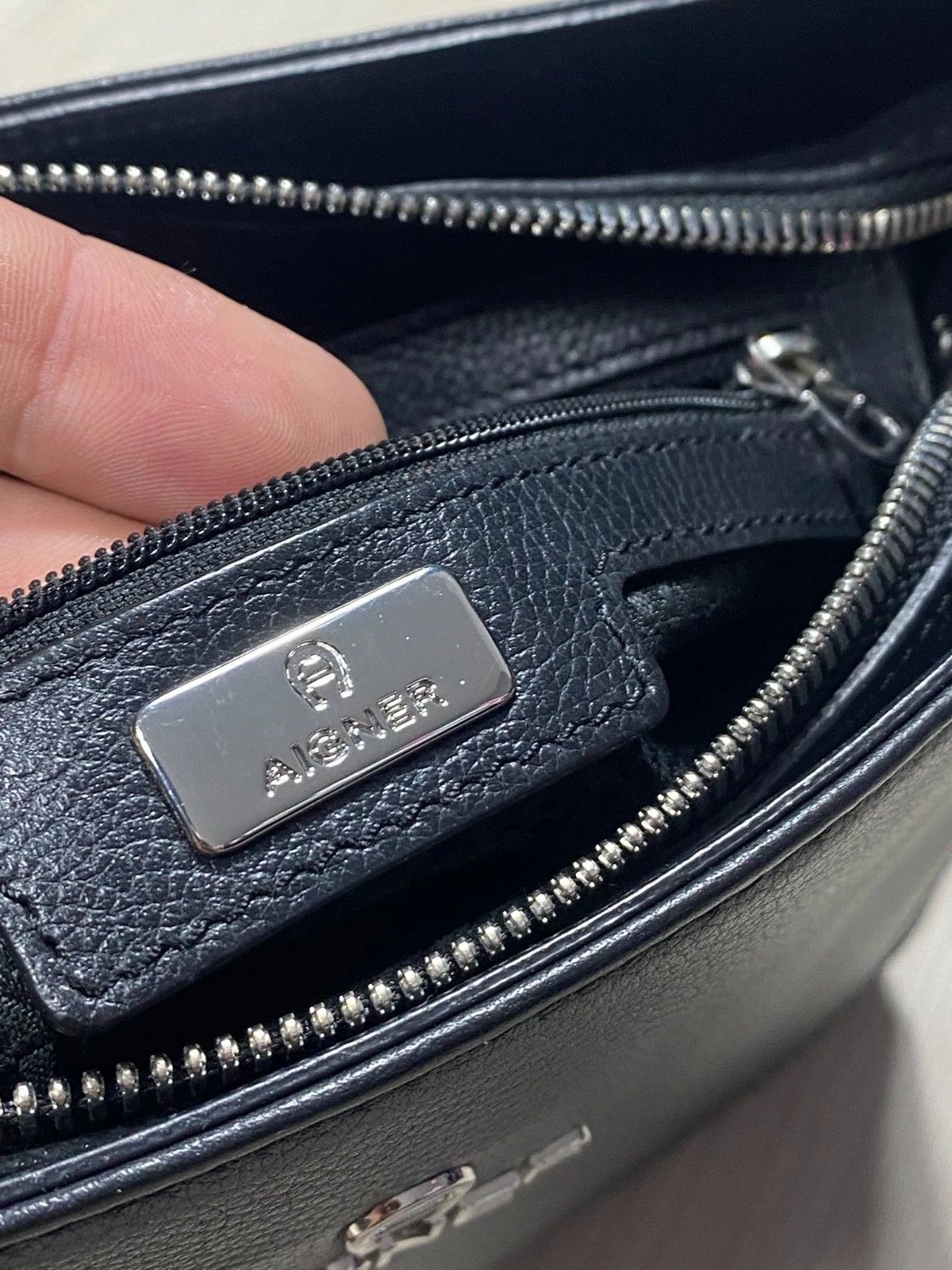 Aigner Aigner Black Leather Crossbody Bag Zip Size ONE SIZE - 9 Thumbnail