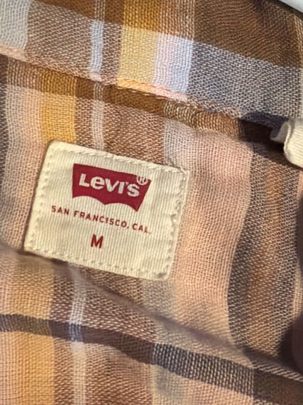 Levi's Levi’s short sleeve button up shirt medium Size US M / EU 48-50 / 2 - 3 Thumbnail