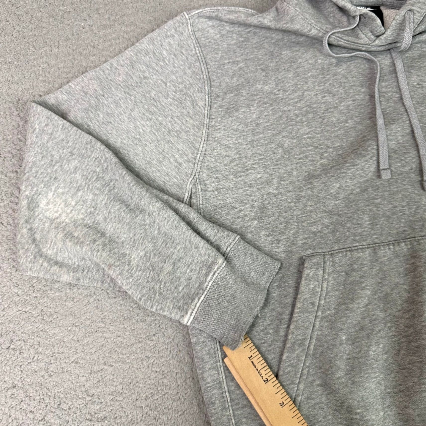 Nike VINTAGE Nike Sweatshirt Hoodie S Small Gray Embroidered Swoosh Distressed Essential Crew Neck Pullover Logo Pocket Hooded Men Size US S / EU 44-46 / 1 - 5 Thumbnail