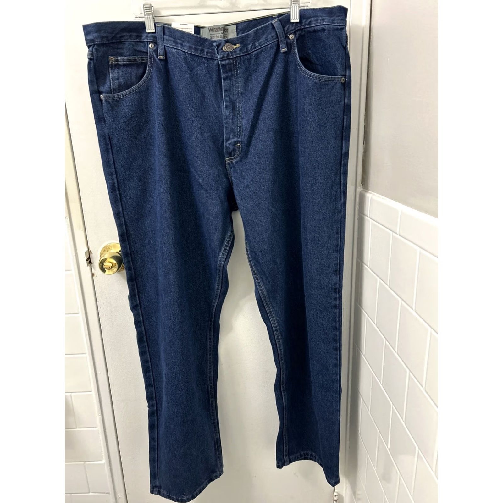 Wrangler Wrangler Authentics Jeans Mens 42x30 Blue Straight Leg Denim YKK 5 Pockets Size US 42 / EU 58 - 2 Thumbnail