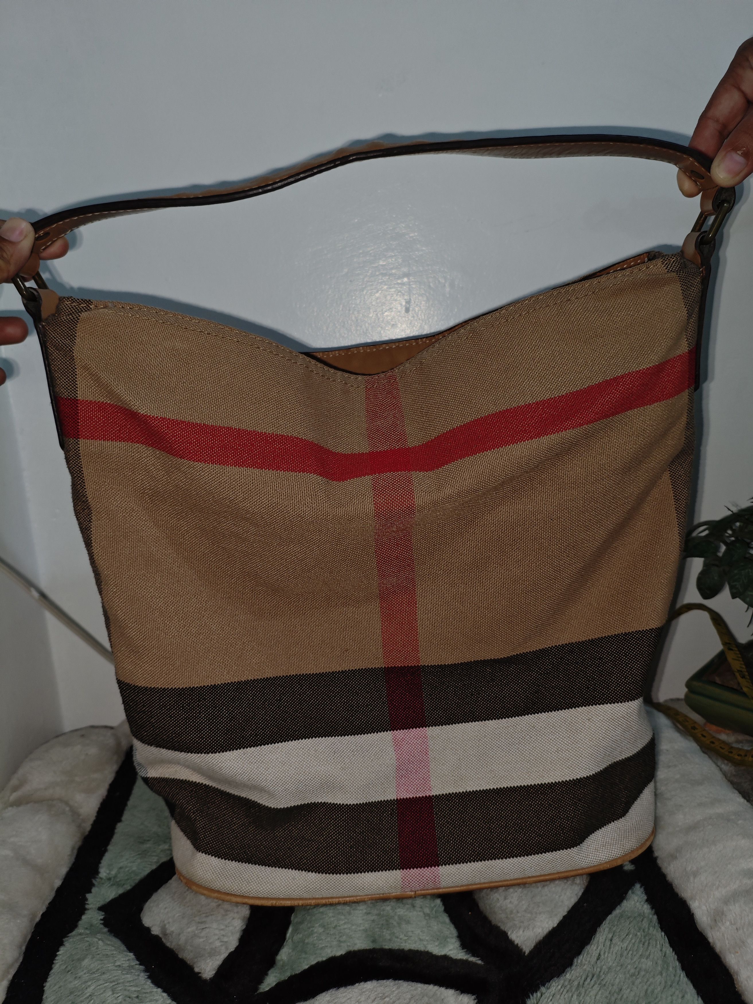 Burberry BURBERRY - ASHBY Size ONE SIZE - 4 Thumbnail