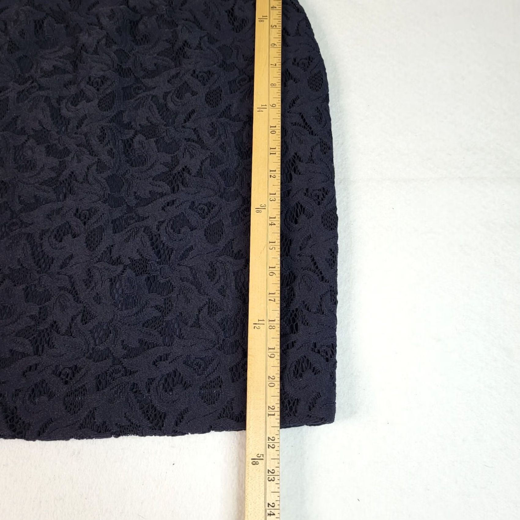 Ann Taylor ANN TAYLOR Skirt Womens Navy Blue Lace Floral Pencil Size 4 Short Regular Zip Zipper 4 Size 27" / US 4 / IT 40 - 5 Thumbnail