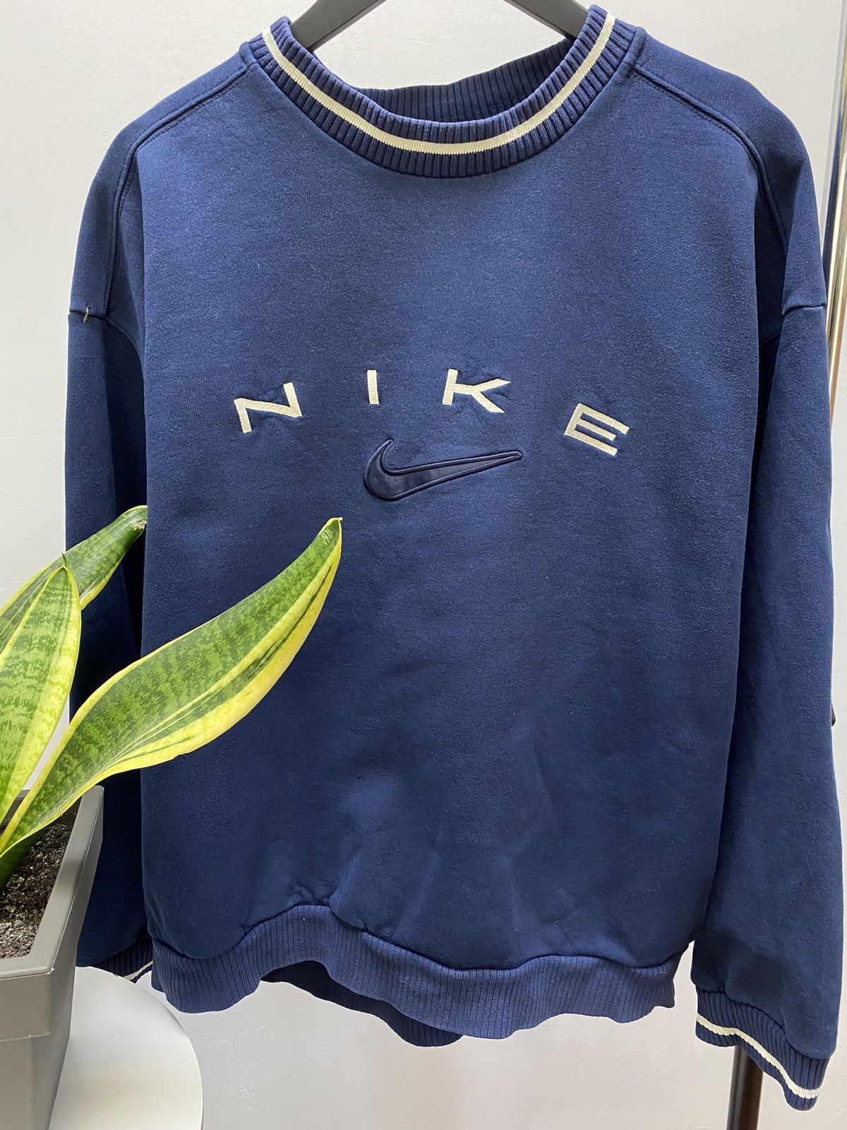 Vintage Y2K Nike 90s Big Center Logo Swoosh Sweatshirt Size US L / EU 52-54 / 3 - 8 Thumbnail