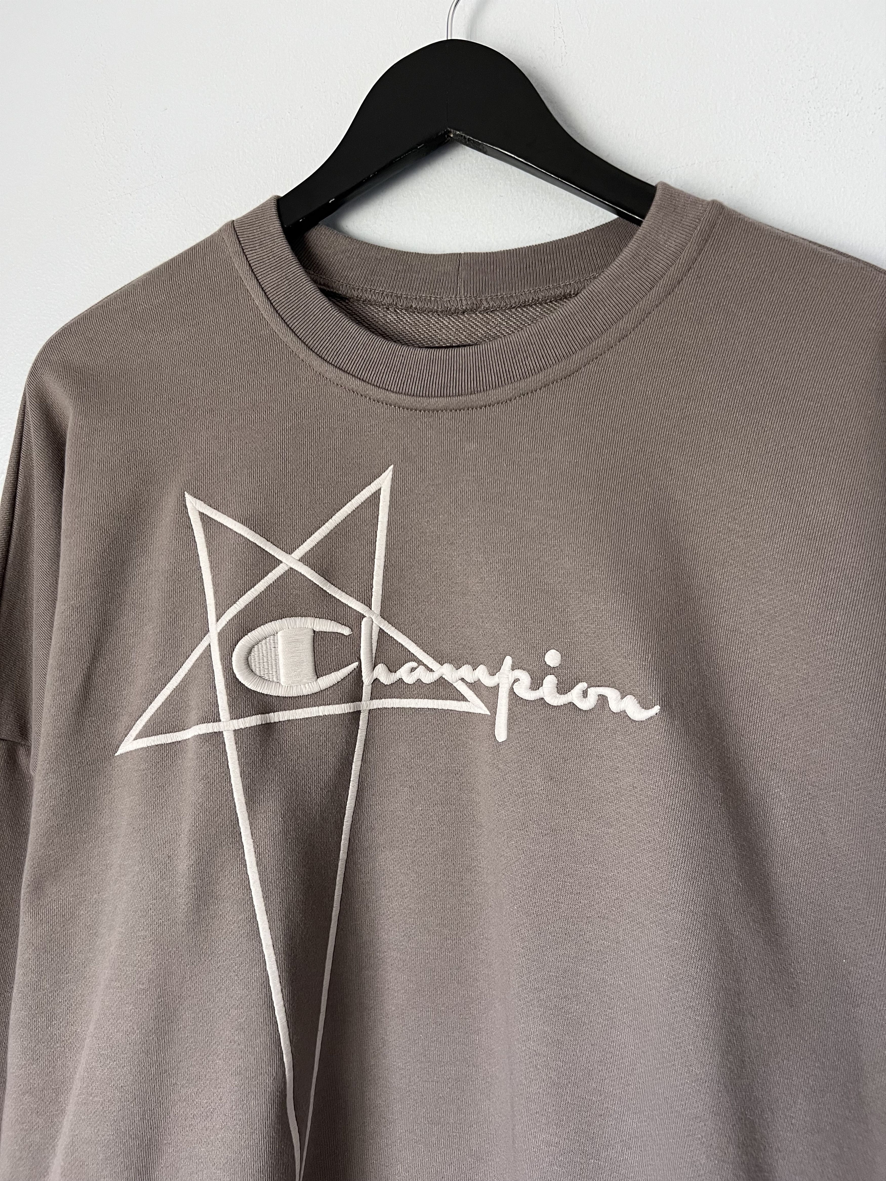 Champion × Rick Owens Rick Owens Champion Pullover Sweatshirt in Dust Size US XL / EU 56 / 4 - 2 Thumbnail