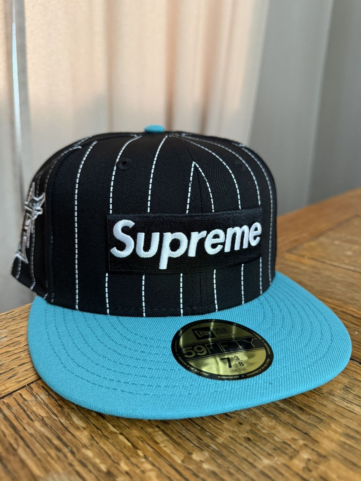 MLB × Supreme Supreme MLB Box Logo Fitted Black Pinstripe (Size 7 3/8) Size ONE SIZE - 1 Thumbnail