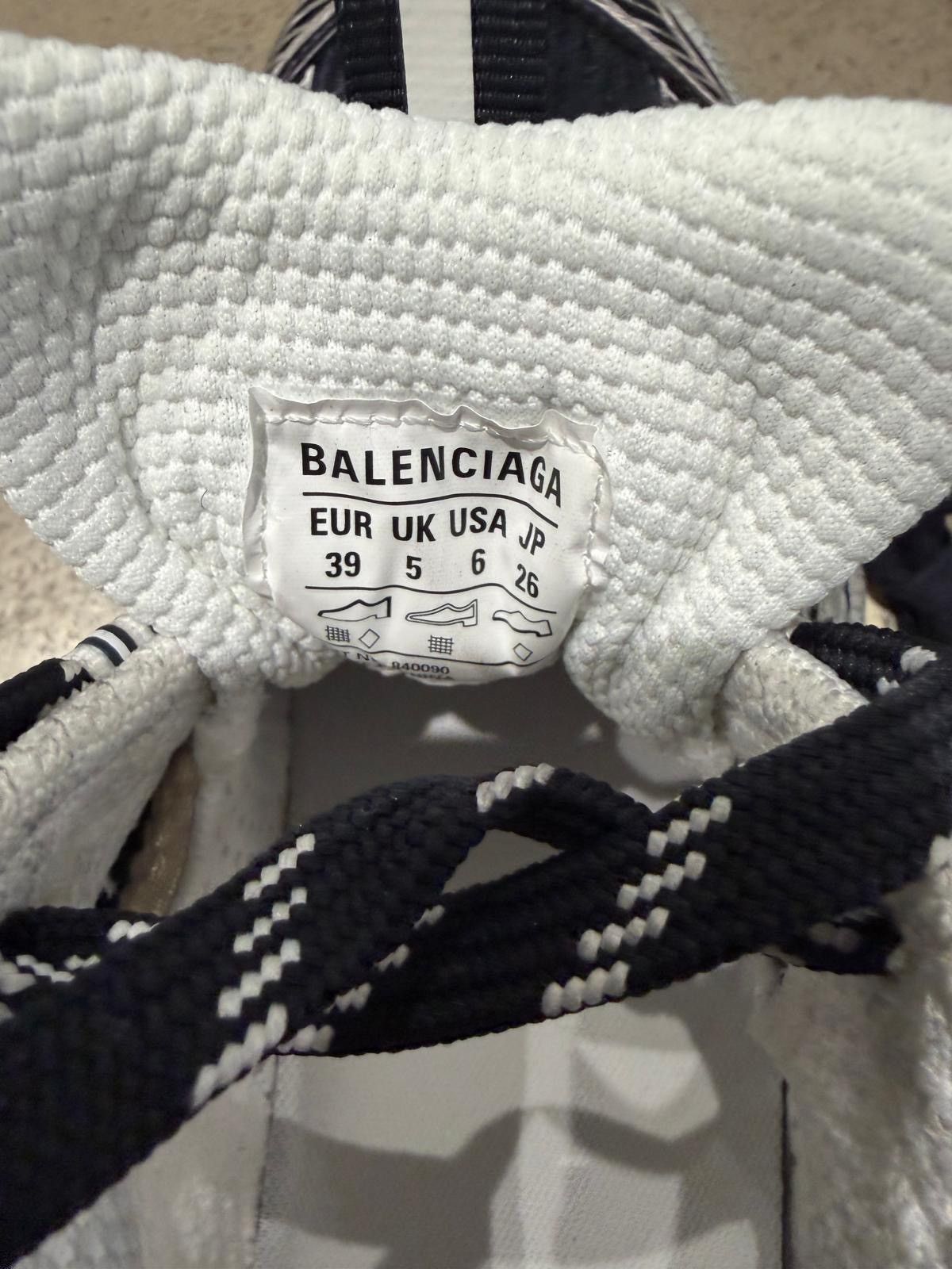 Balenciaga BALENCIAGA 3XL Logo Sneaker Eggshell Size US 6 / EU 39 - 4 Thumbnail