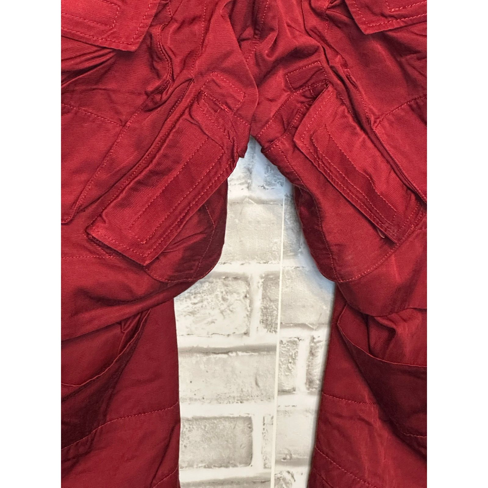 Julius FW23 Elytra Red Gasmask Cargo Pants size 1 Tatsuro Horikawa Size US 34 / EU 50 - 11 Thumbnail