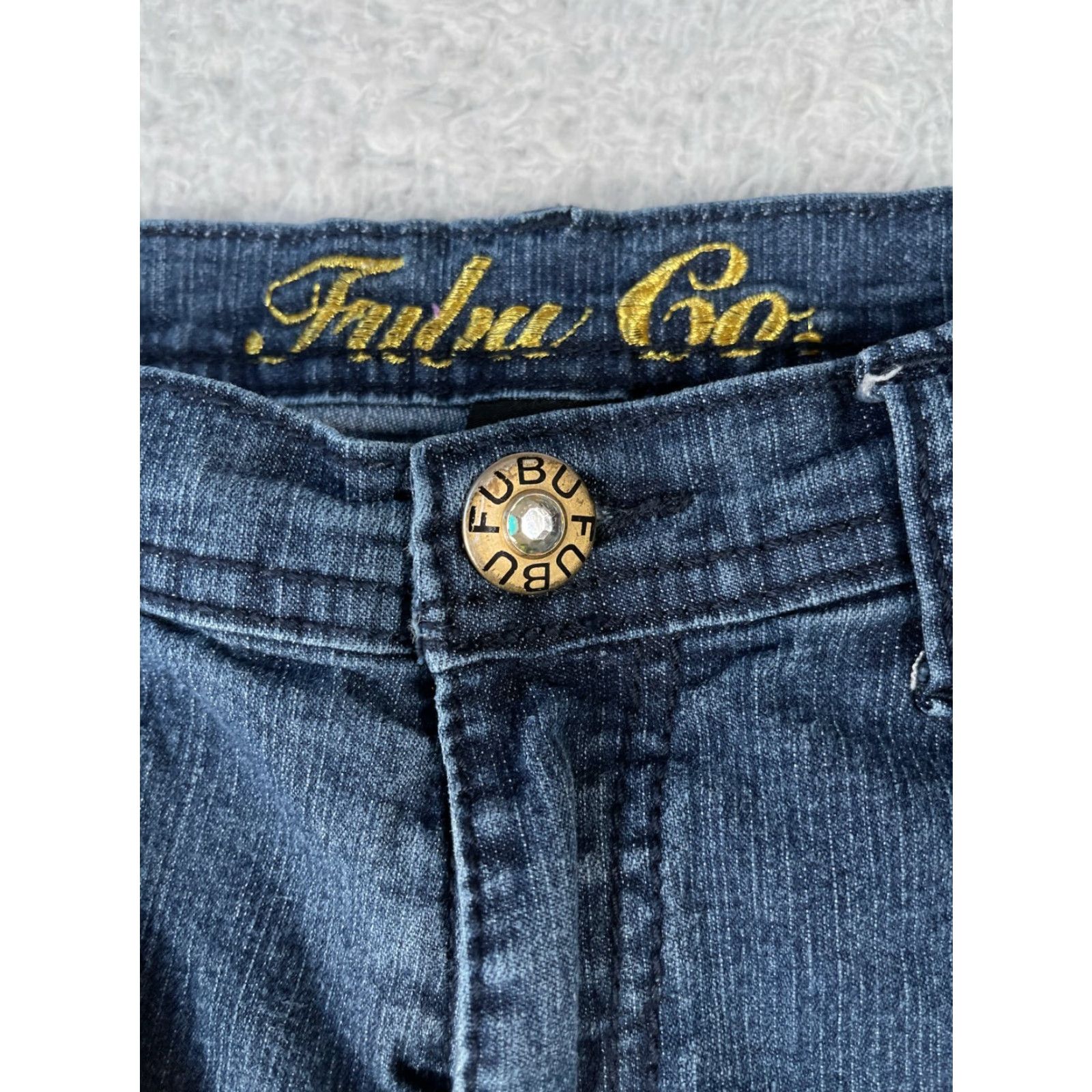 Fubu VINTAGE FUBU Jeans Capri Womens 14 Blue Denim 90s Floral Embroidered Embellished Capris Jeans Womens Size 14 Blue Size 36" / US 14 / IT 50 - 5 Thumbnail