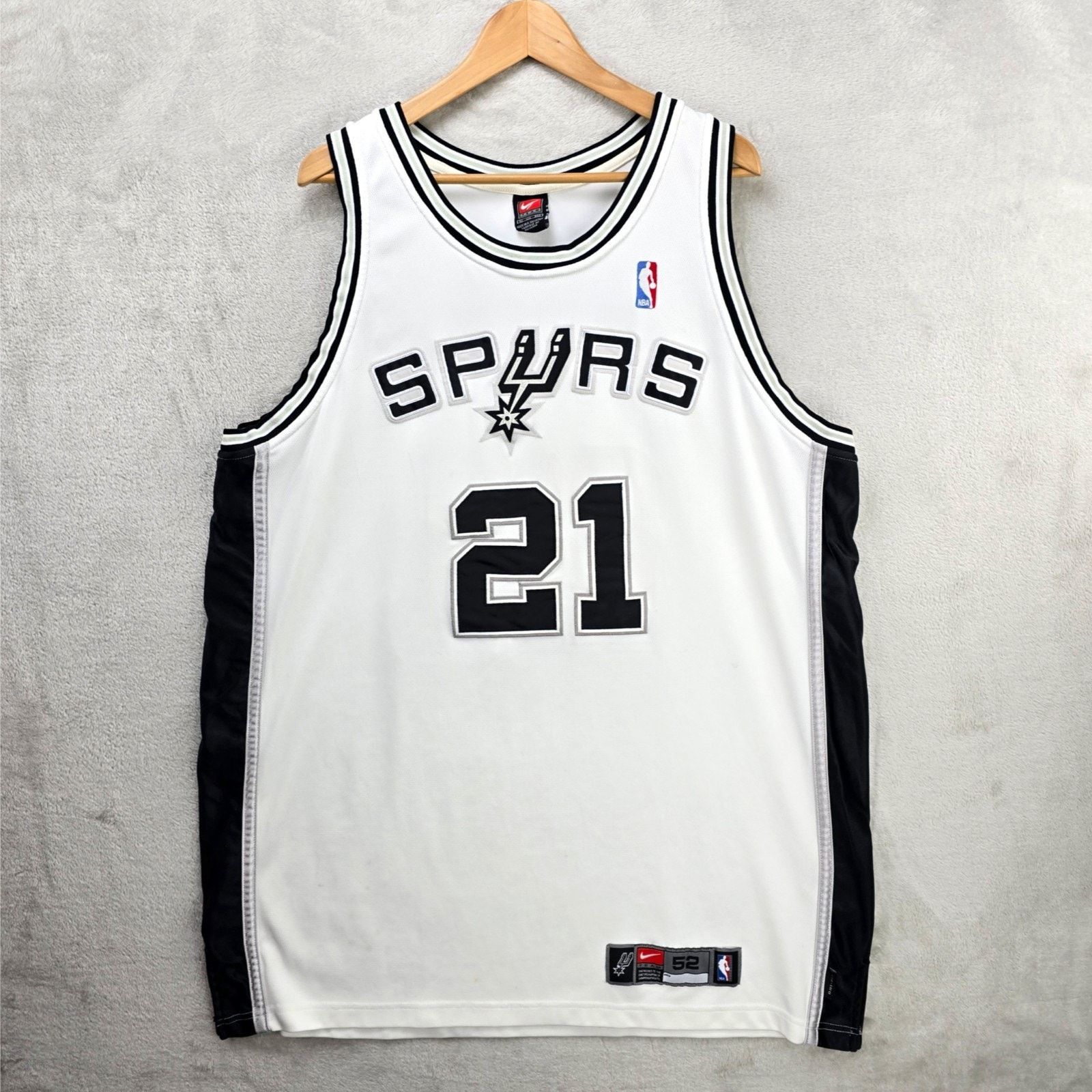 Nike Vintage Tim Duncan San Antonio Spurs Nike Jersey XXL NBA Size US XXL / EU 58 / 5 - 1 Thumbnail