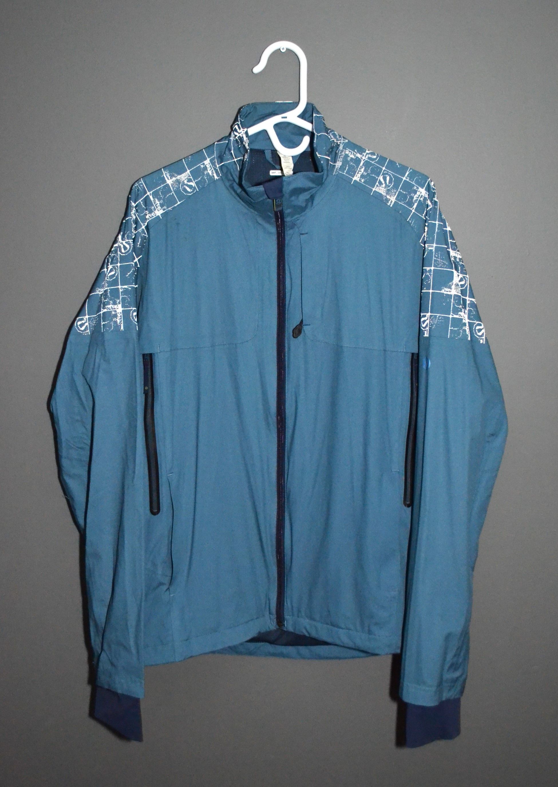 Lululemon Lululemon Sport Running Jacket size L Blue Reflective Nylon Size US L / EU 52-54 / 3 - 1 Thumbnail