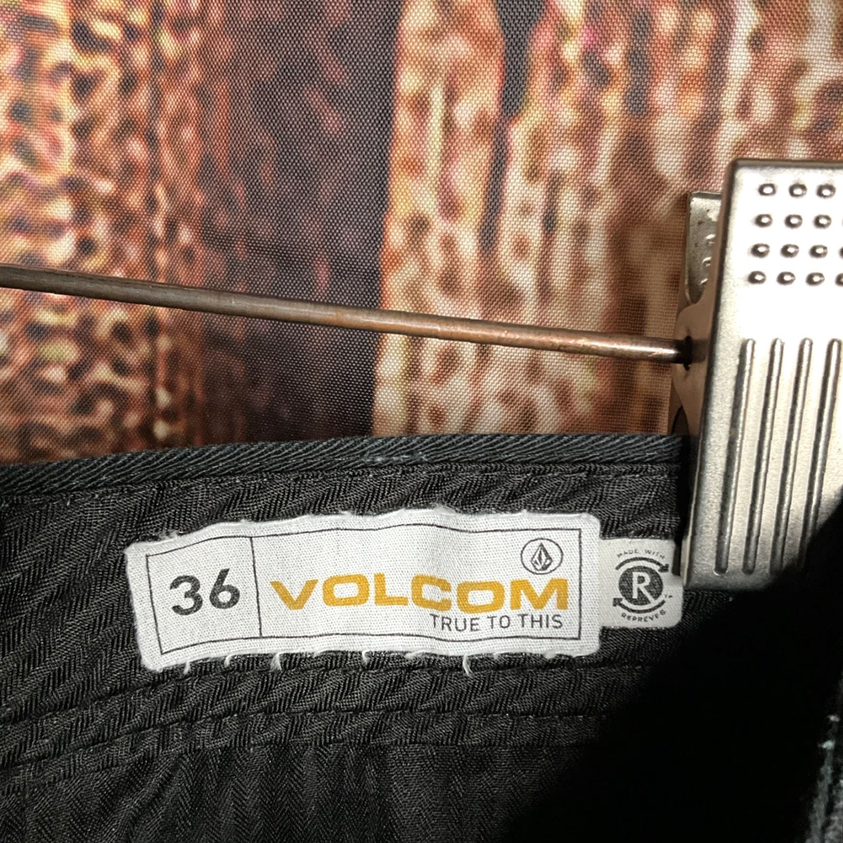 Volcom Volcom Men’s Chino Shorts Size 34 Black Flat Front Casual Shorts Size US 34 / EU 50 - 3 Thumbnail