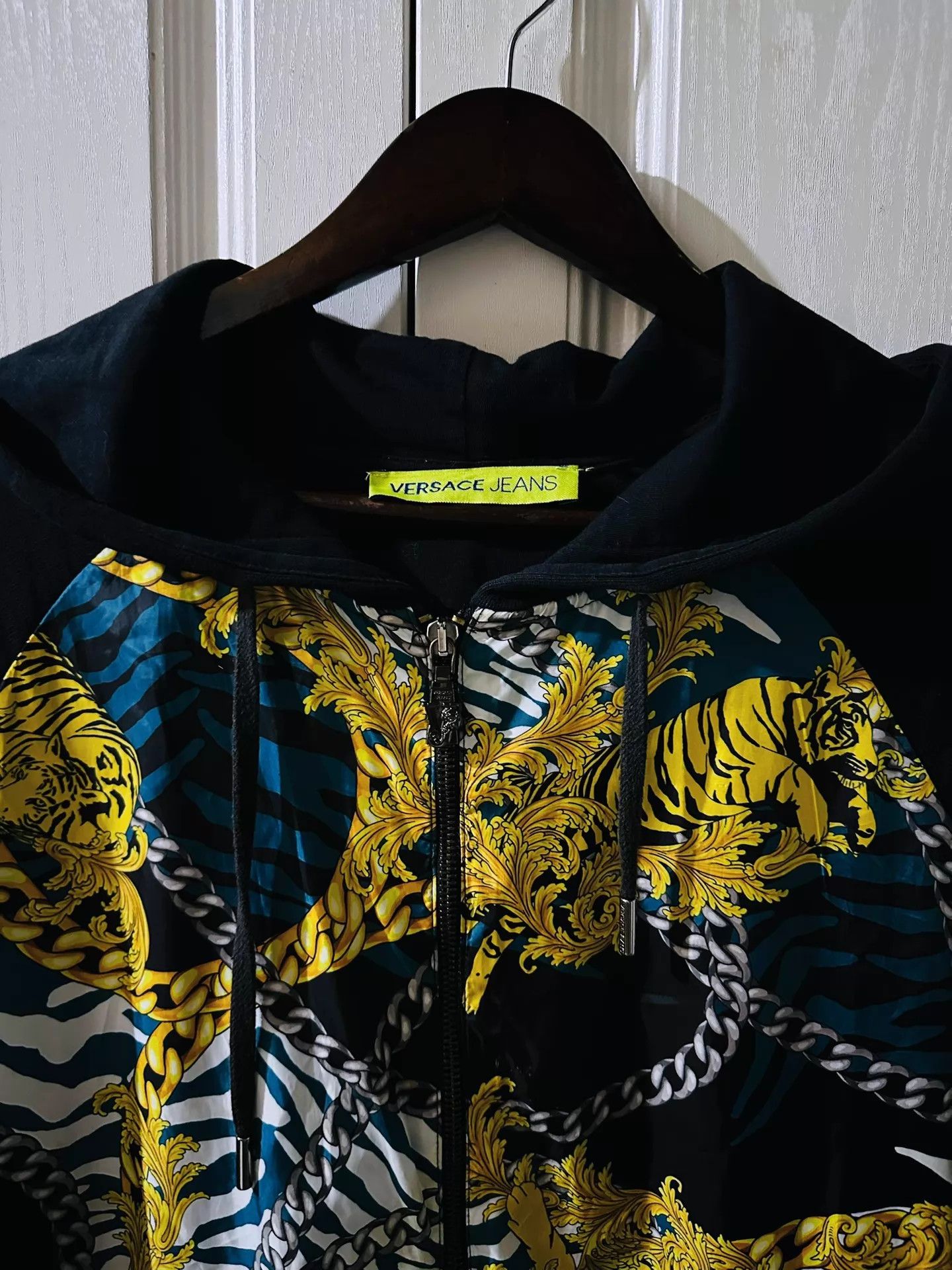 Versace Versace Runway Tiger Print Medusa Lock Hoodie XL Size US XL / EU 56 / 4 - 3 Thumbnail
