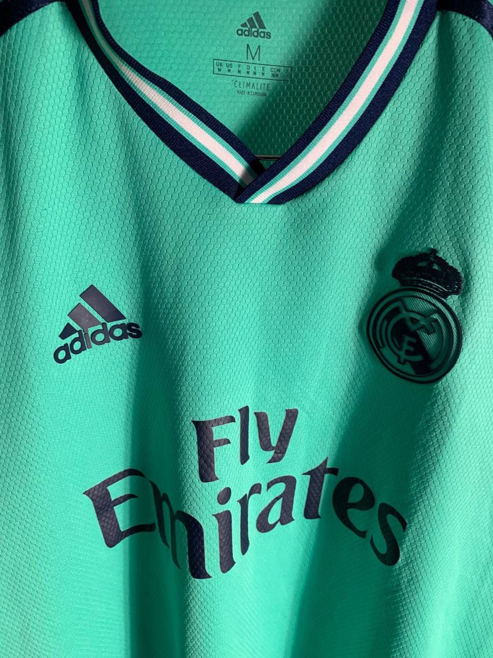 Adidas VINTAGE ADIDAS FC REAL MADRID SPAIN SOCCER JERSEY RETRO Y2K Size US M / EU 48-50 / 2 - 6 Thumbnail
