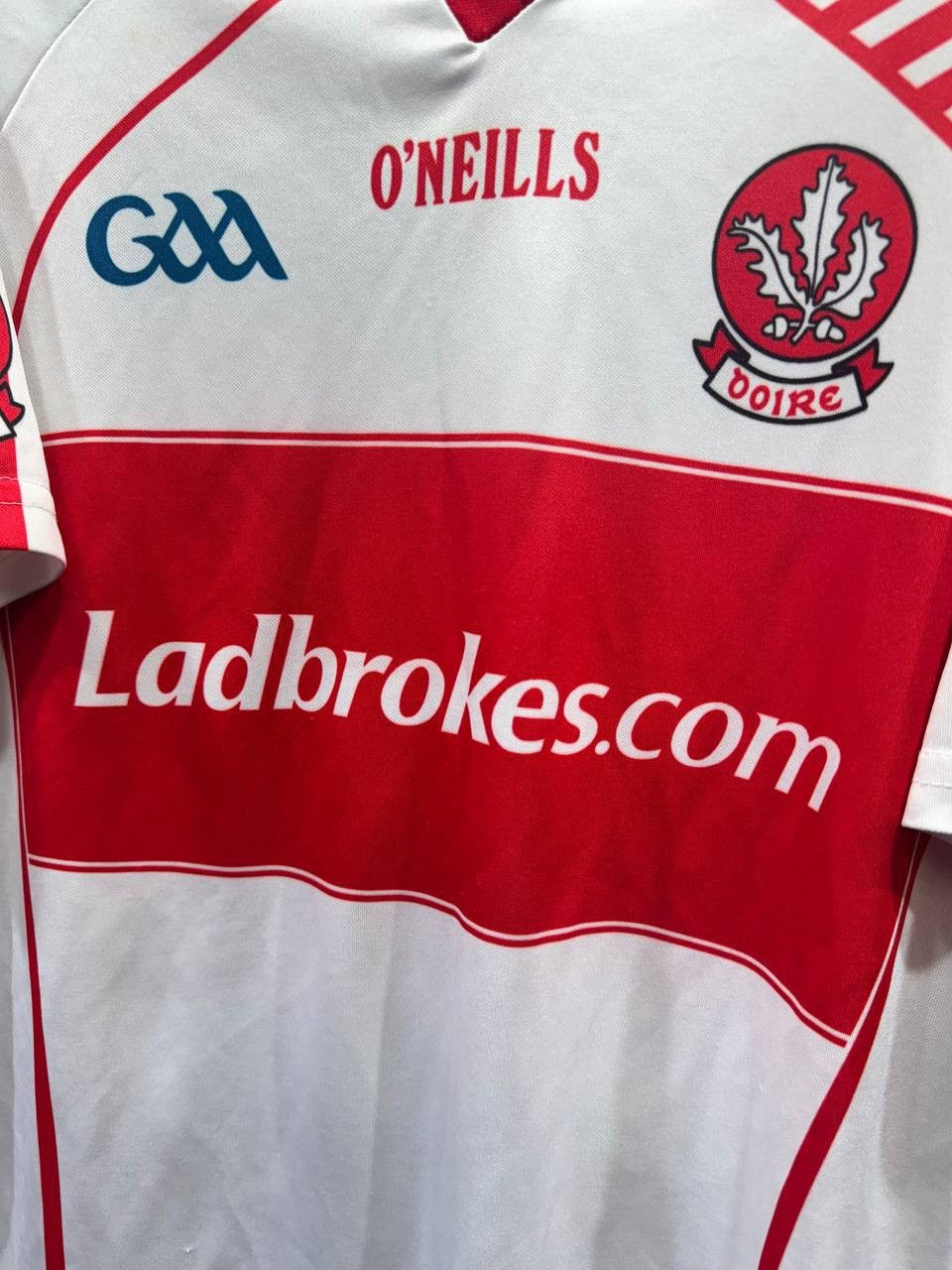 O'Neill GAELIC FOOTBALL GAA DERRY FOOTBALL SHIRT JERSEY O'NEILLS Size US S / EU 44-46 / 1 - 5 Thumbnail