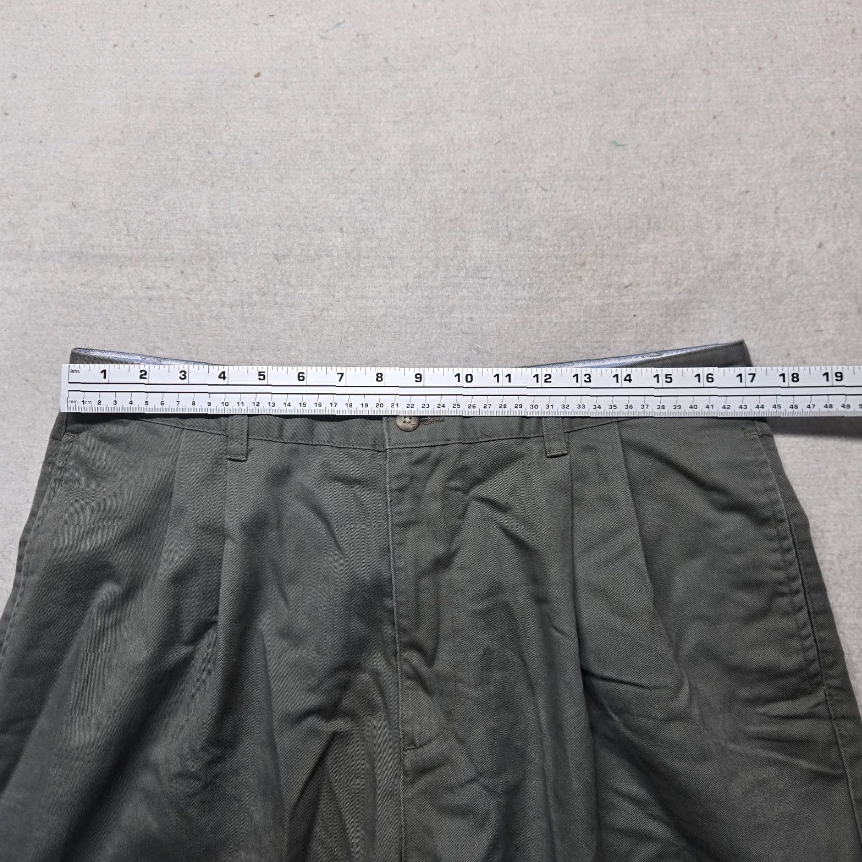 Vintage Vintage Ivy Crew Men's Gray Flat Front Cotton Casual Shorts Size 36 Size US 36 / EU 52 - 4 Thumbnail