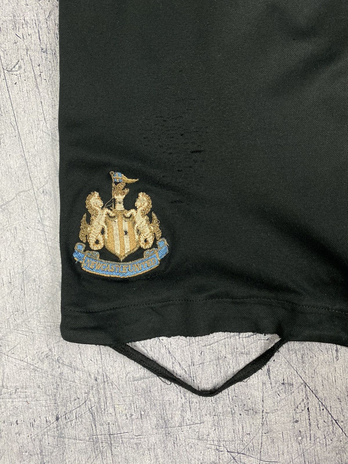 Adidas × Vintage Vintage Adidas New Castle Distressed Soccer Jersey Shorts Size US 32 / EU 48 - 6 Thumbnail