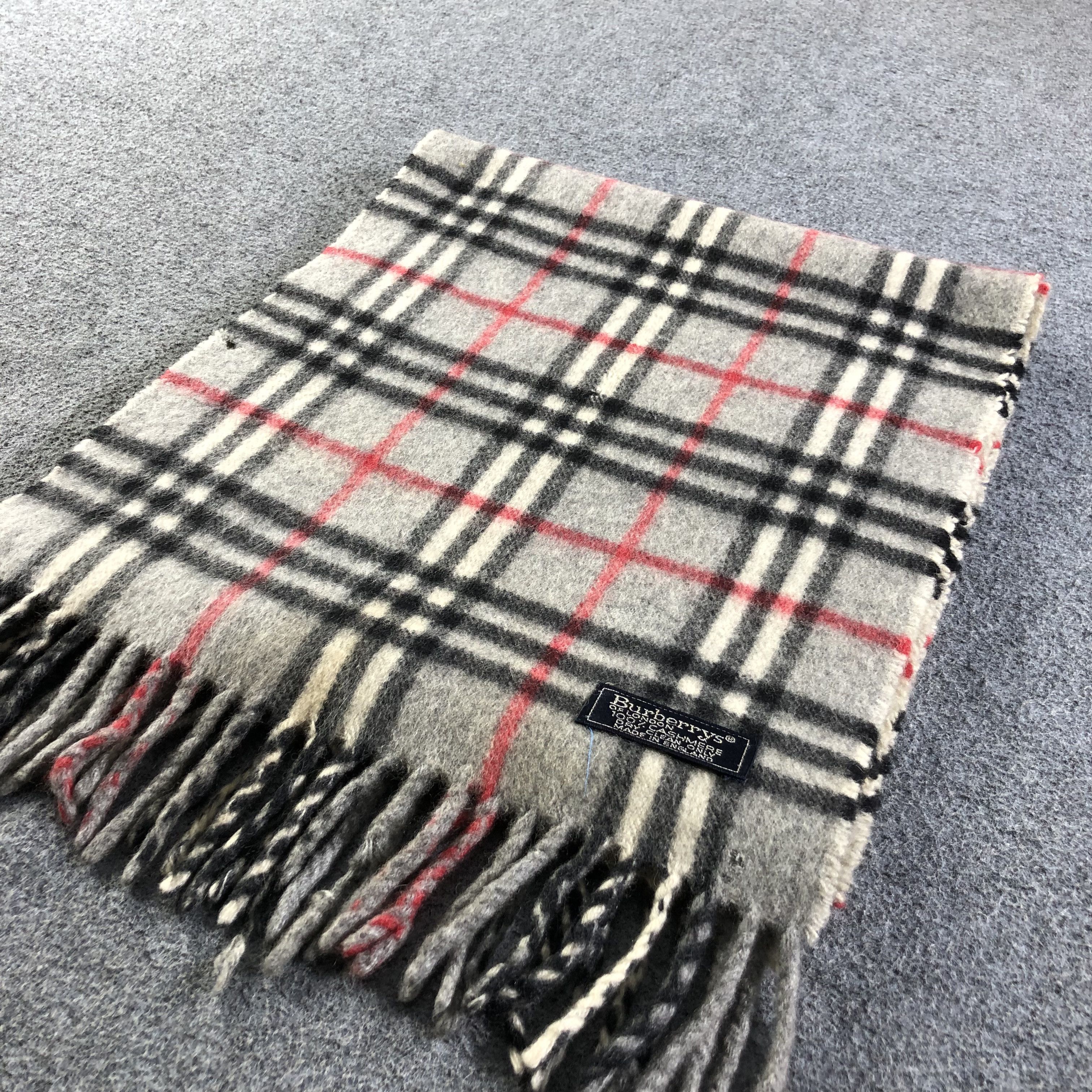 Burberry Burberrys Nova Check Grey Cashmere Scarf Muffler V1763 Size ONE SIZE - 2 Thumbnail
