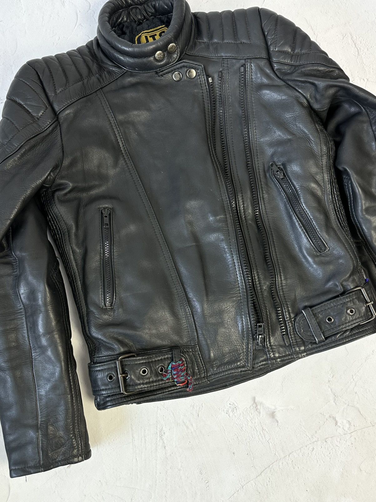 Vintage Vintage Black Leather Biker Zipper Jacket Size US S / EU 44-46 / 1 - 3 Thumbnail