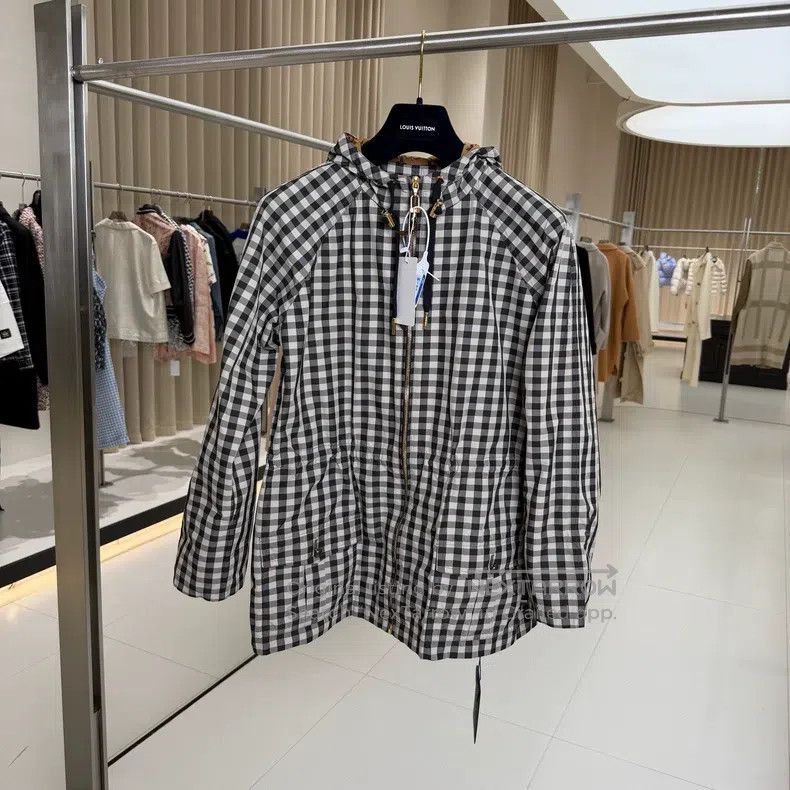 Louis Vuitton Louis Vuitton 25 plaid waist assault jacket Size XS / US 0-2 / IT 36-38 - 1 Thumbnail