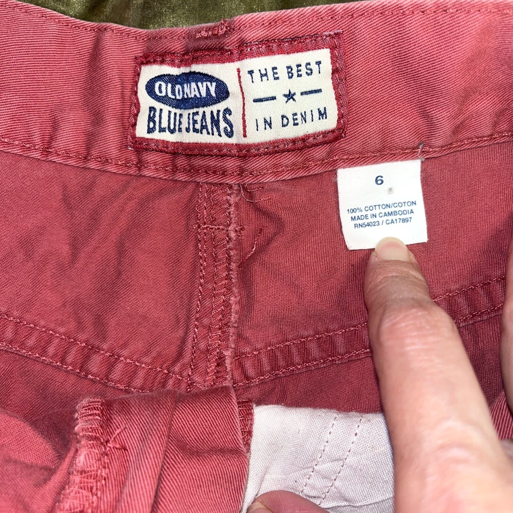 Old Navy Old Navy Women's Cotton Shorts Size 6 Red Denim Chino Casual Summer Spring Fall Size 28" / US 6 / IT 42 - 4 Thumbnail