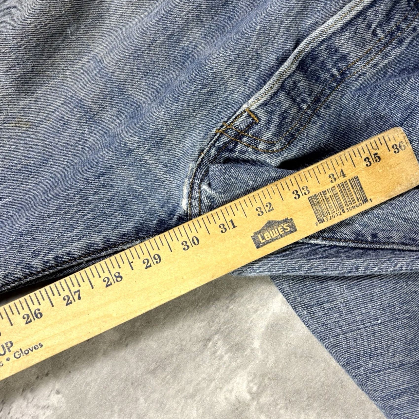 Levi's VINTAGE Levis 501 Jeans Blue Denim Straight Leg Button Fly Adult 34x30 Mens Jeans Regular 34x30 USA Size US 34 / EU 50 - 5 Thumbnail