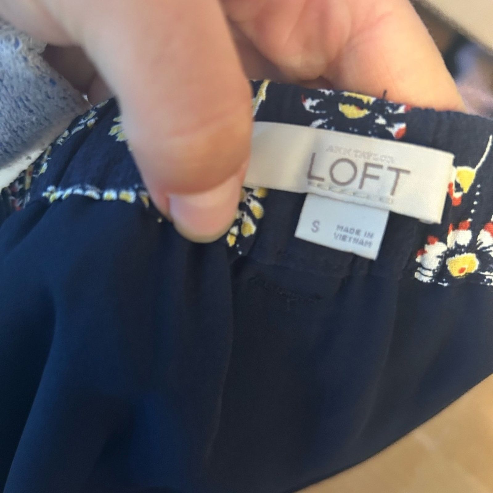 Loft Loft Navy Floral Button Front Belted Mini Skirt Size 27" / US 4 / IT 40 - 3 Thumbnail