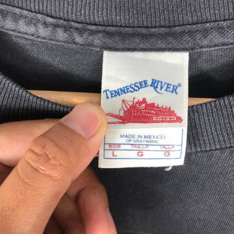Vintage Vintage Tennesse River Pink Floyd Size US L / EU 52-54 / 3 - 7 Thumbnail