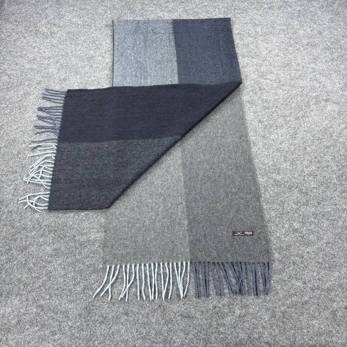 Paul Stuart × Vintage Paul Stuart Scarf # D764 # Muffler # Neckwear Size ONE SIZE - 6 Thumbnail