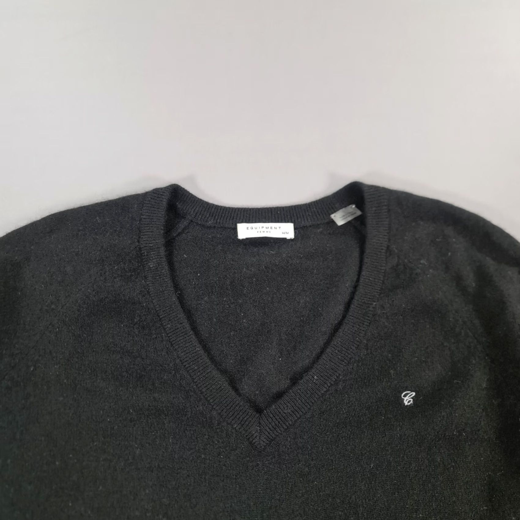 Equipment Equipment Jumper Womens Black Medium 100% Cashmere Pullover Knitted Tight-Nit V-Neck Casual Winter Modern throwback? Size M / US 6-8 / IT 42-44 - 3 Thumbnail