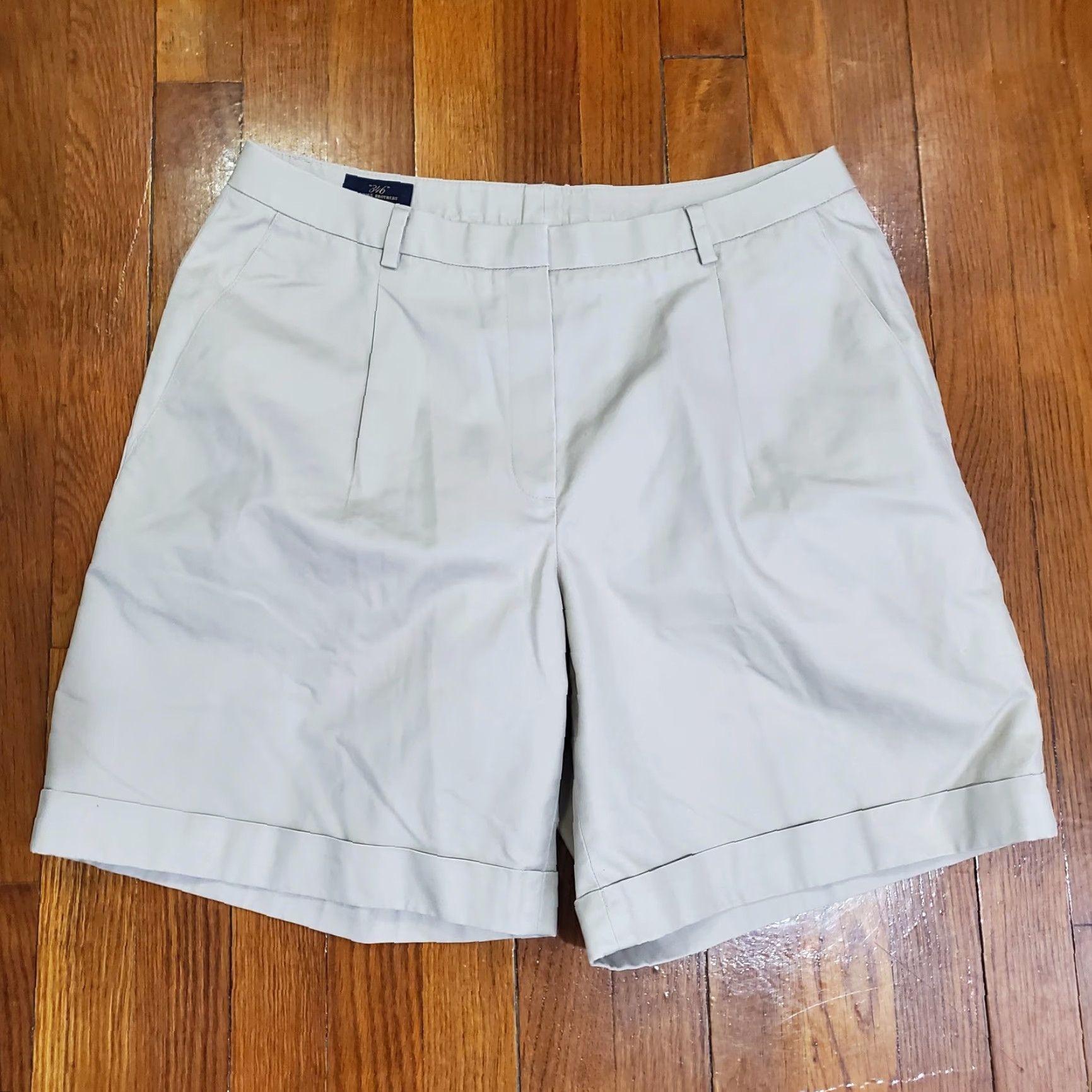 Brooks Brothers Brooks Brothers Bermuda Shorts Womens 12 Beige Twill Pleated Cuffed Casual Size 34" / US 12 / IT 48 - 3 Thumbnail