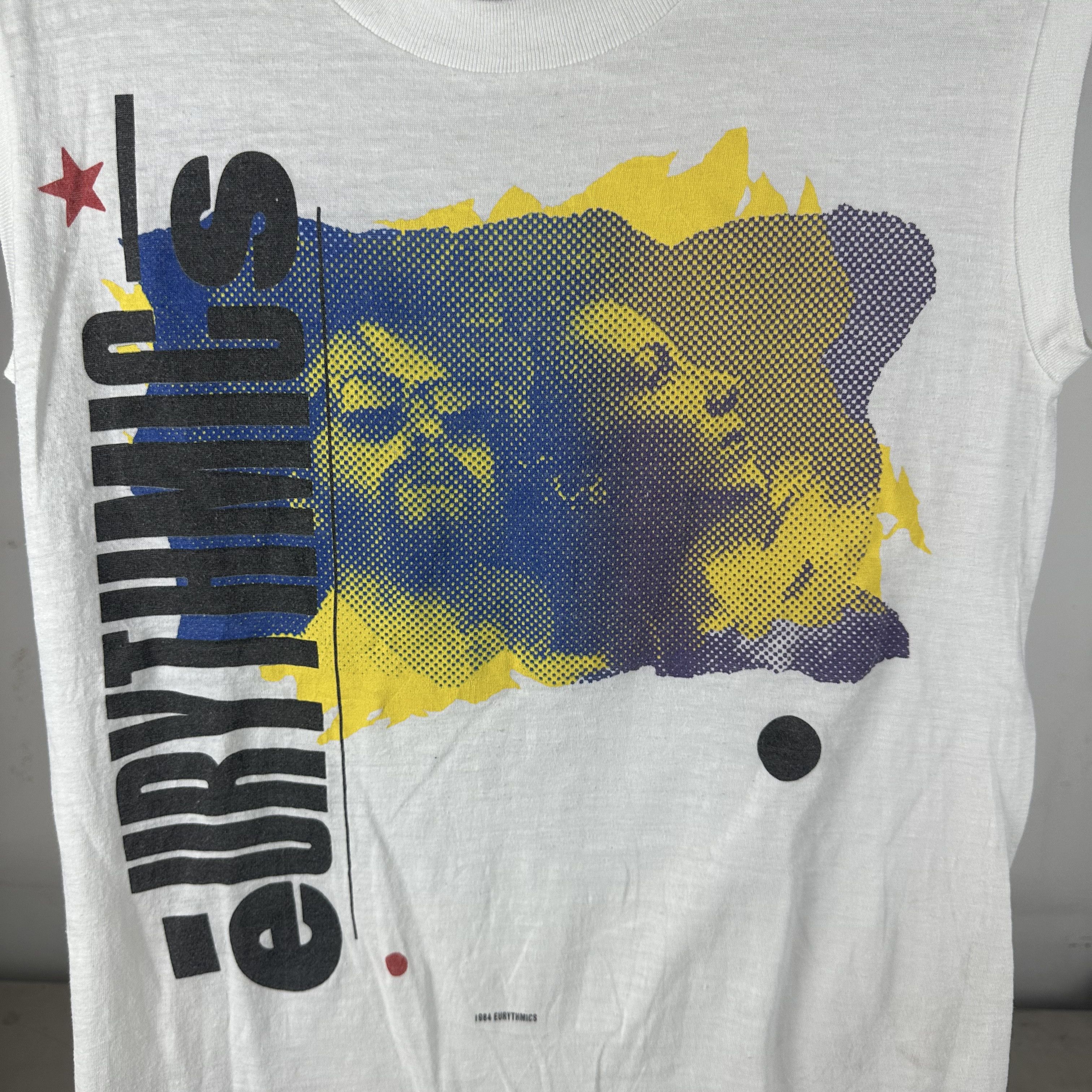 Vintage ​​​​1984 Eurythmics Tour Concert Single Stitch T-shirt Size US S / EU 44-46 / 1 - 2 Thumbnail