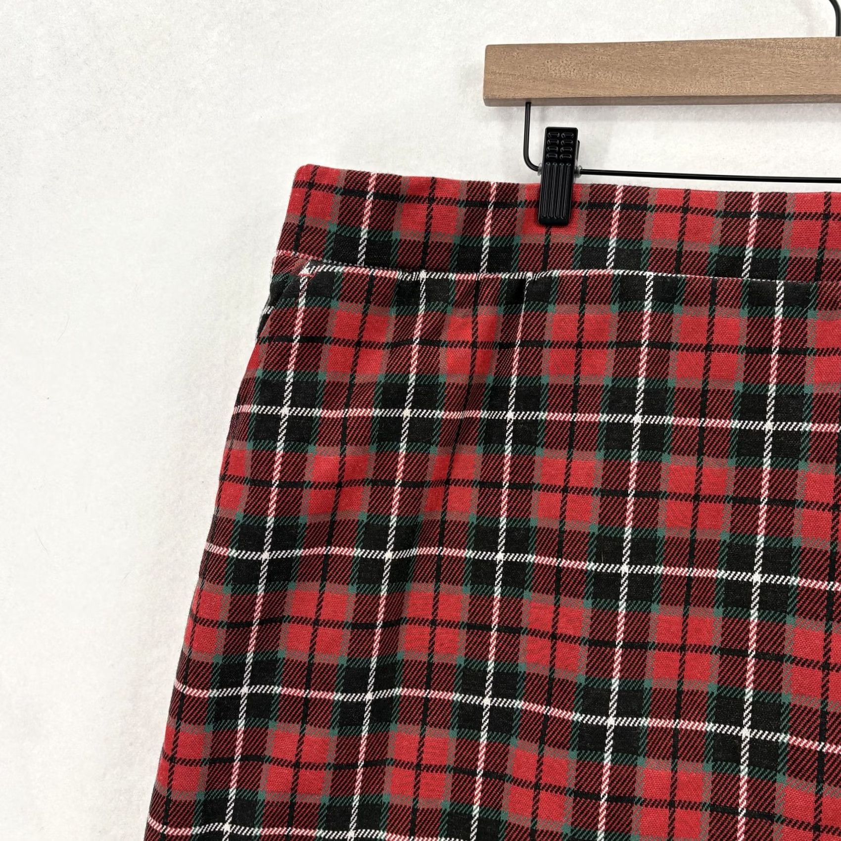 Croft & Barrow Croft & Barrow Skirt Womens 3X Red Plaid Knit Stretch Pull On Knee Pencil Winter Size 40" / US 18 - 2 Thumbnail