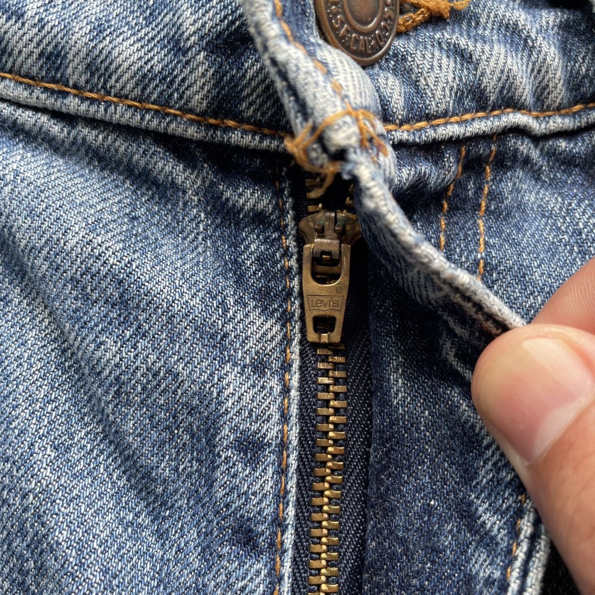 Jean × Levi's Vintage Clothing × Vintage Vintage Levi’s 519 Distressed Jeans Denim Pants Faded W32x29 Size US 32 / EU 48 - 6 Thumbnail