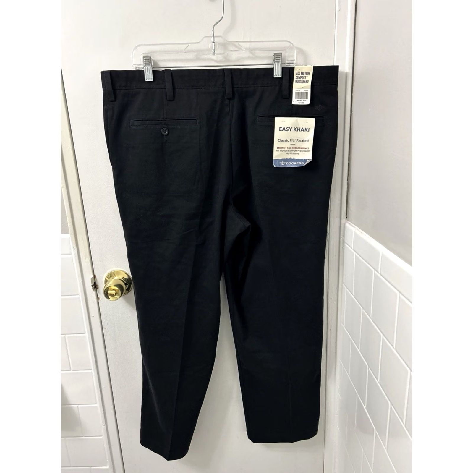 Dockers Dockers Easy Khaki Pants Mens 40x29 Black Classic Pleated Stretch Performance Workwear Casual Business Classic Fit Crew/Wallet? Size US 40 / EU 56 - 7 Thumbnail