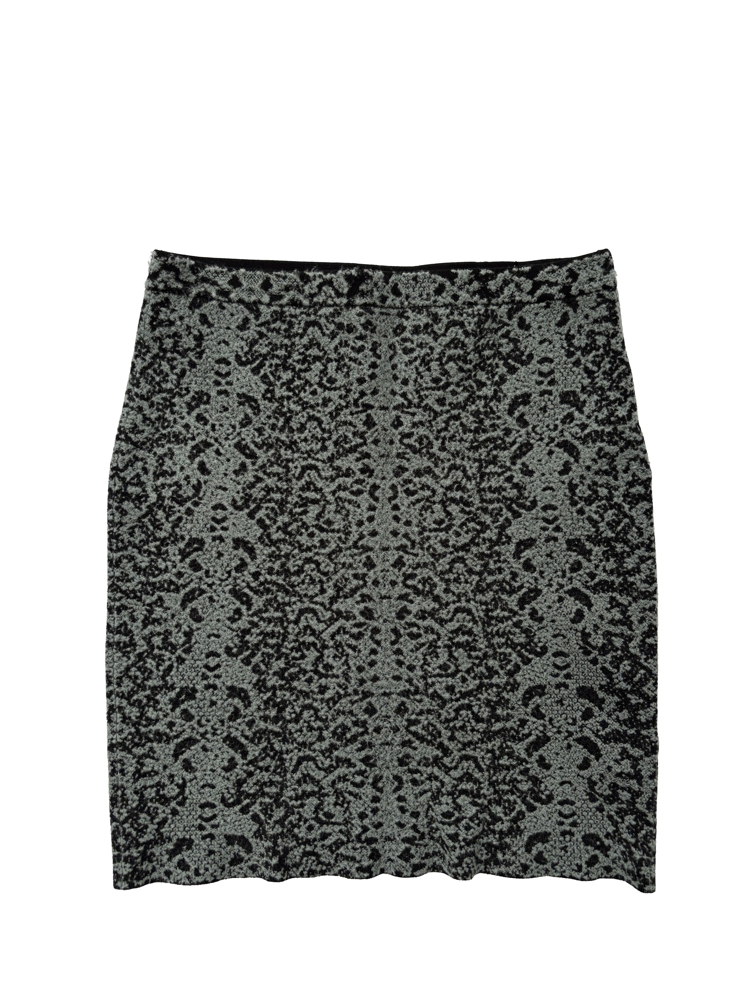 Gucci ⚡️QUICK SALE⚡️Gucci Gray Flocked Mini Skirt Size 26" / US 2 / IT 38 - 1 Thumbnail