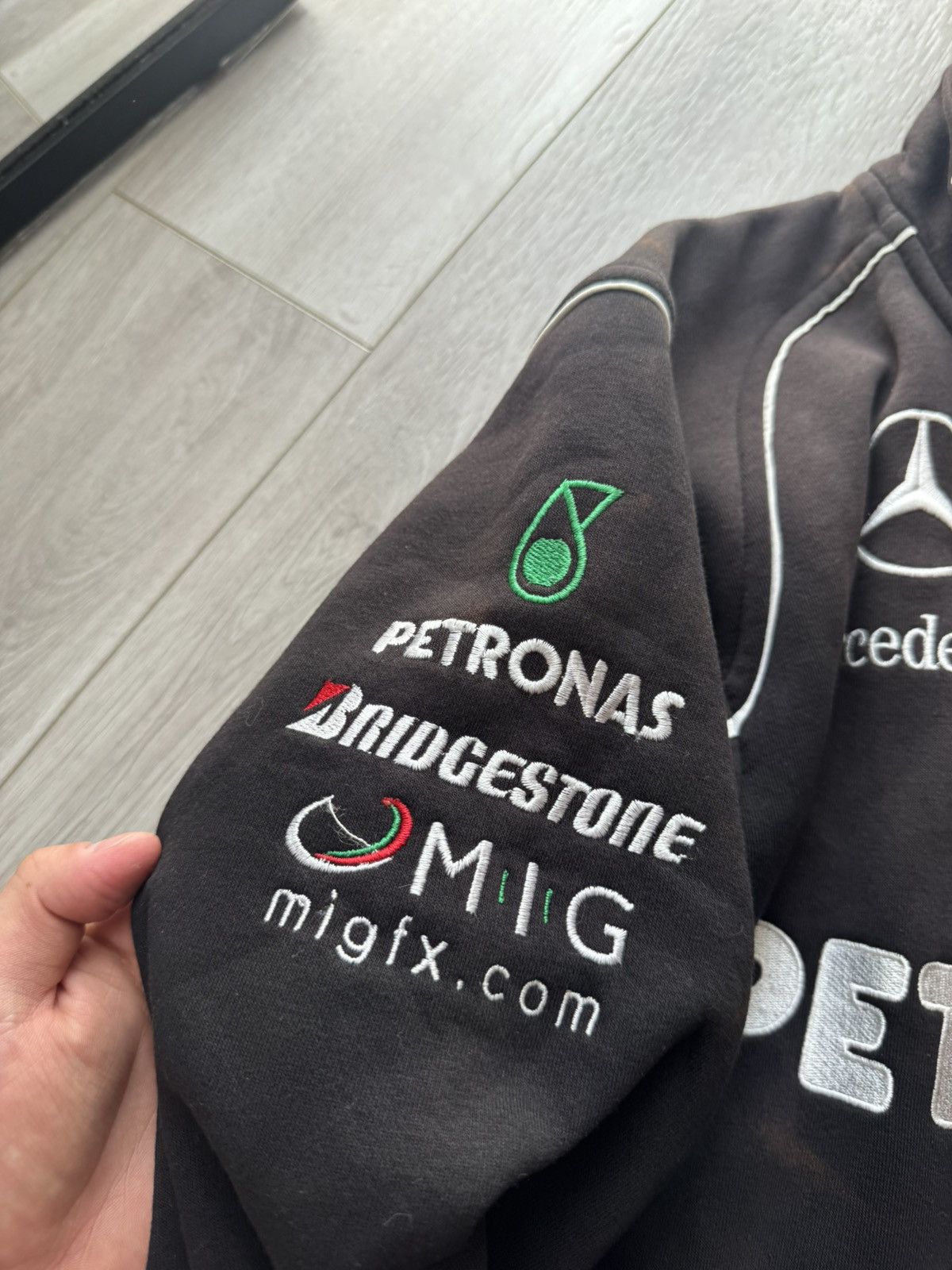 Formula 1 MERCEDES MCLAREN ZIP SWEATSHIRT RACING FORMULA NASCAR Size US M / EU 48-50 / 2 - 4 Thumbnail
