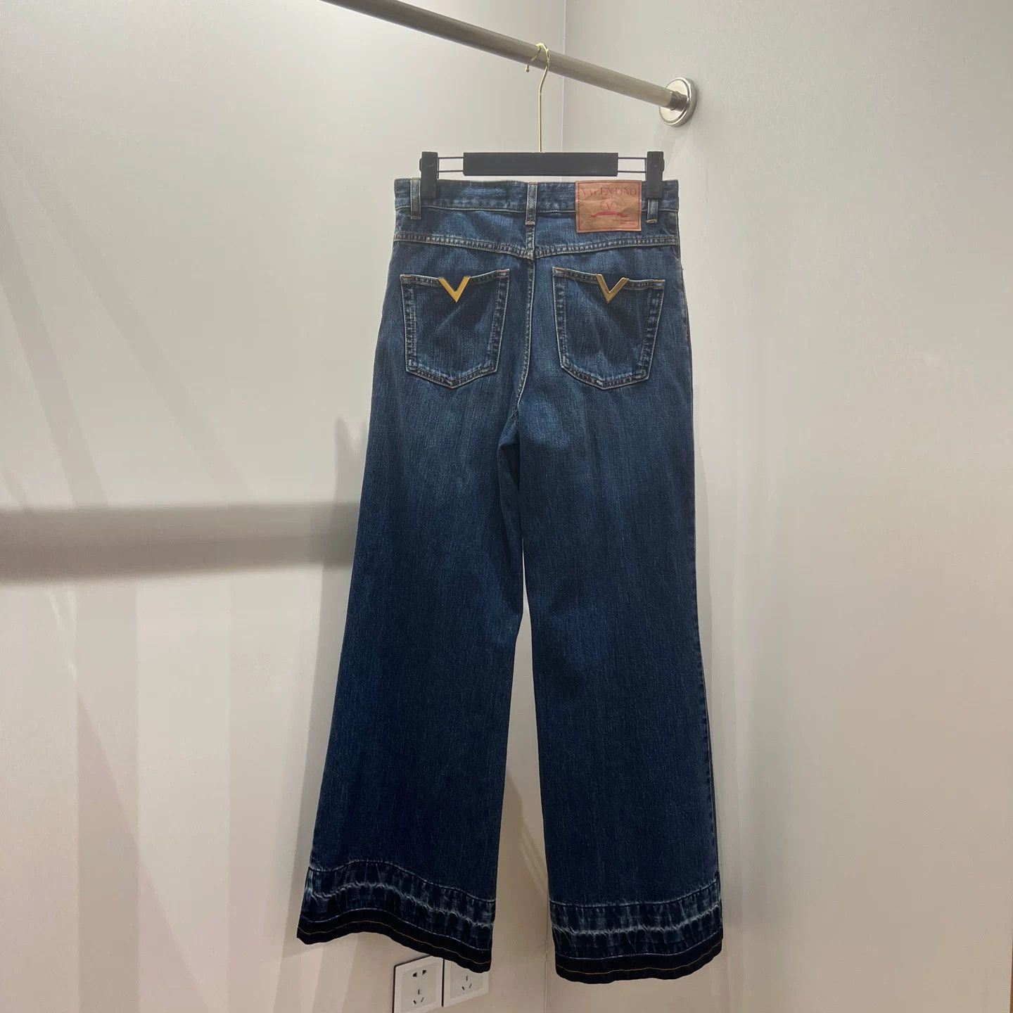 Valentino Valentino Retro Jeans 27 Women Size 27" / US 4 / IT 40 - 1 Thumbnail