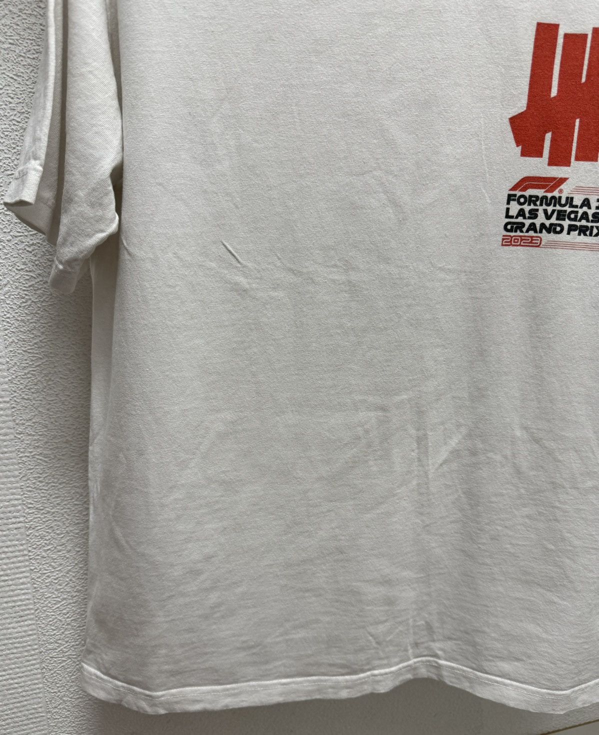 Undefeated Undefeated Formula 1 big logo white t-ahirt L sz UNDFTD las Size US L / EU 52-54 / 3 - 10 Thumbnail